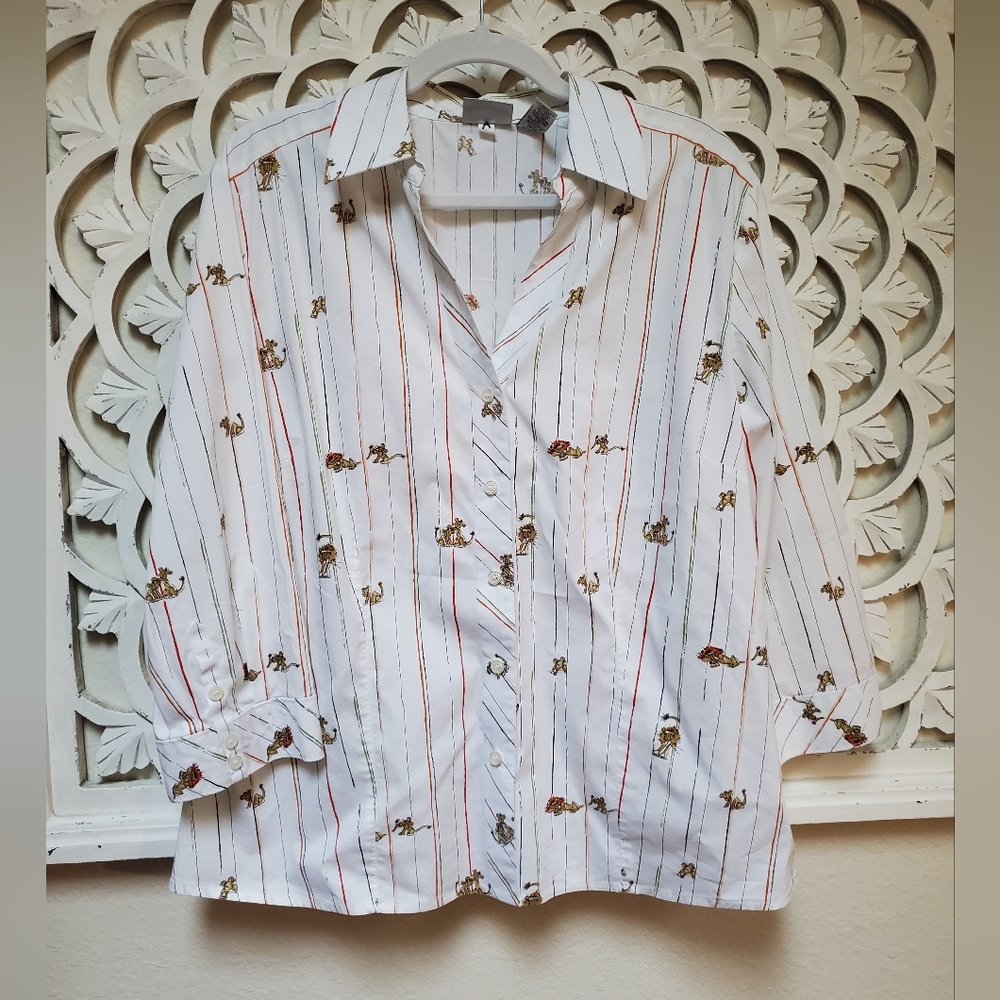 Vintage Chicos Lion Print No Wrinkle Blouse Top Size 2/Large